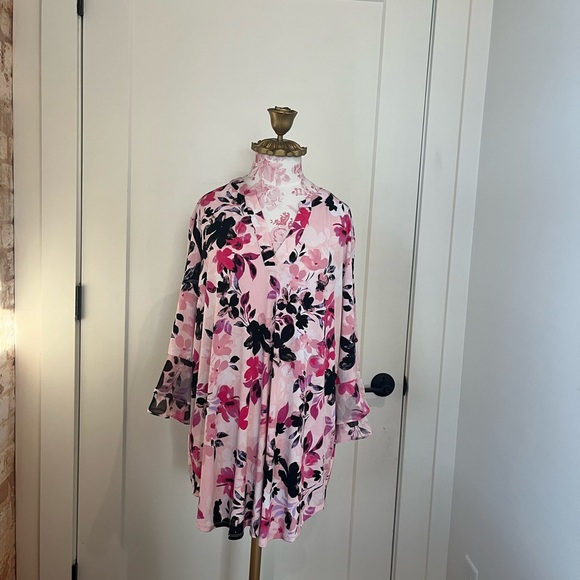 NWT Kasper Plus Flutter Sleeve Blouse, Everyday Knit - Picture 10 of 10